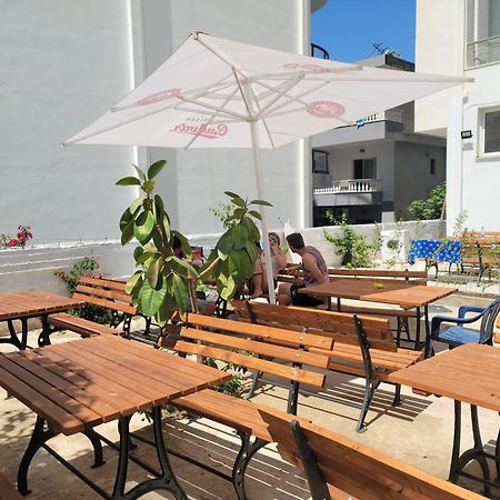Hostel K13 Saranda Zewnętrze zdjęcie