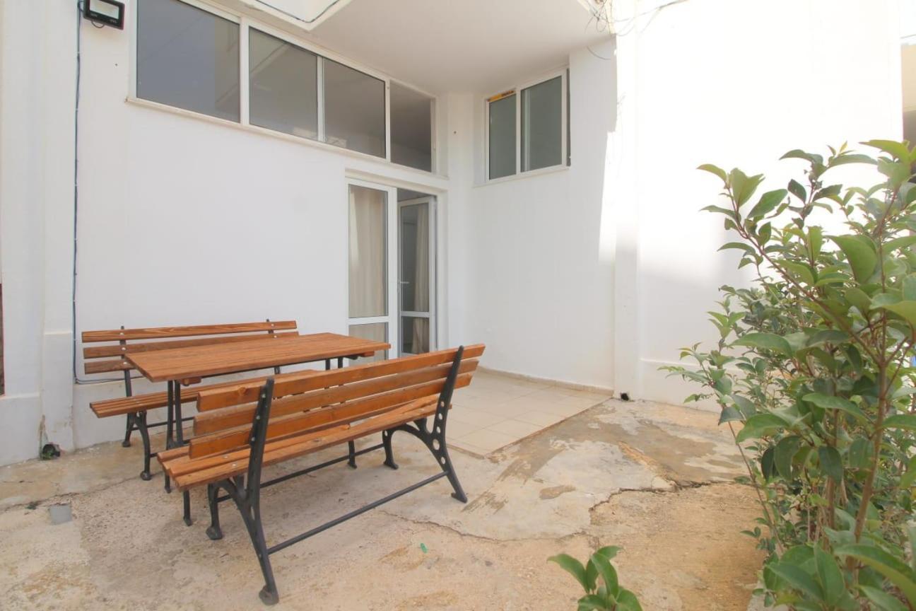 Hostel K13 Saranda Zewnętrze zdjęcie