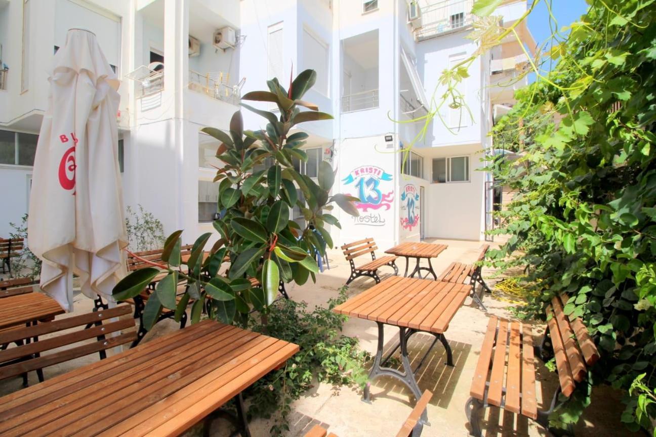 Hostel K13 Saranda Zewnętrze zdjęcie