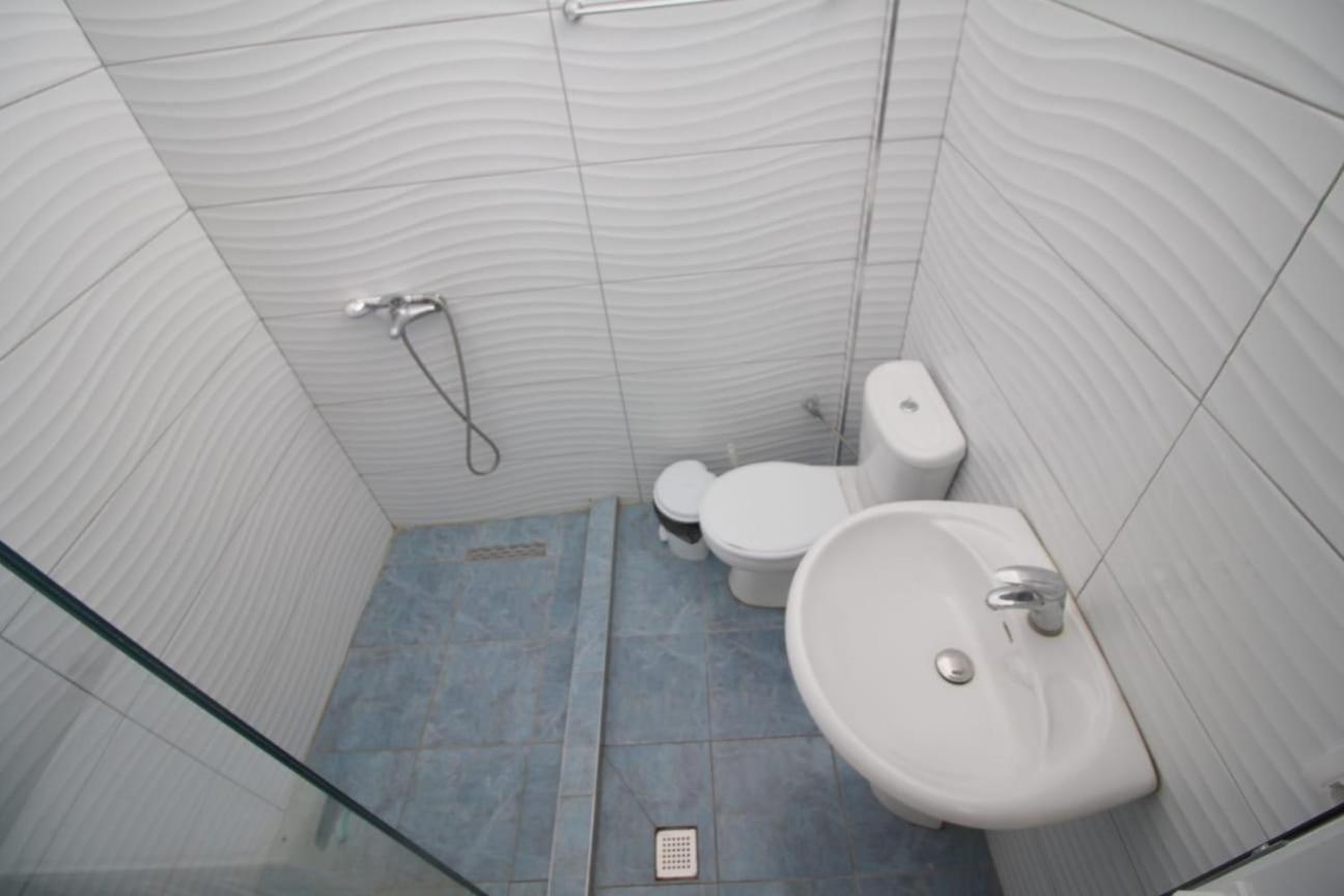 Hostel K13 Saranda Zewnętrze zdjęcie