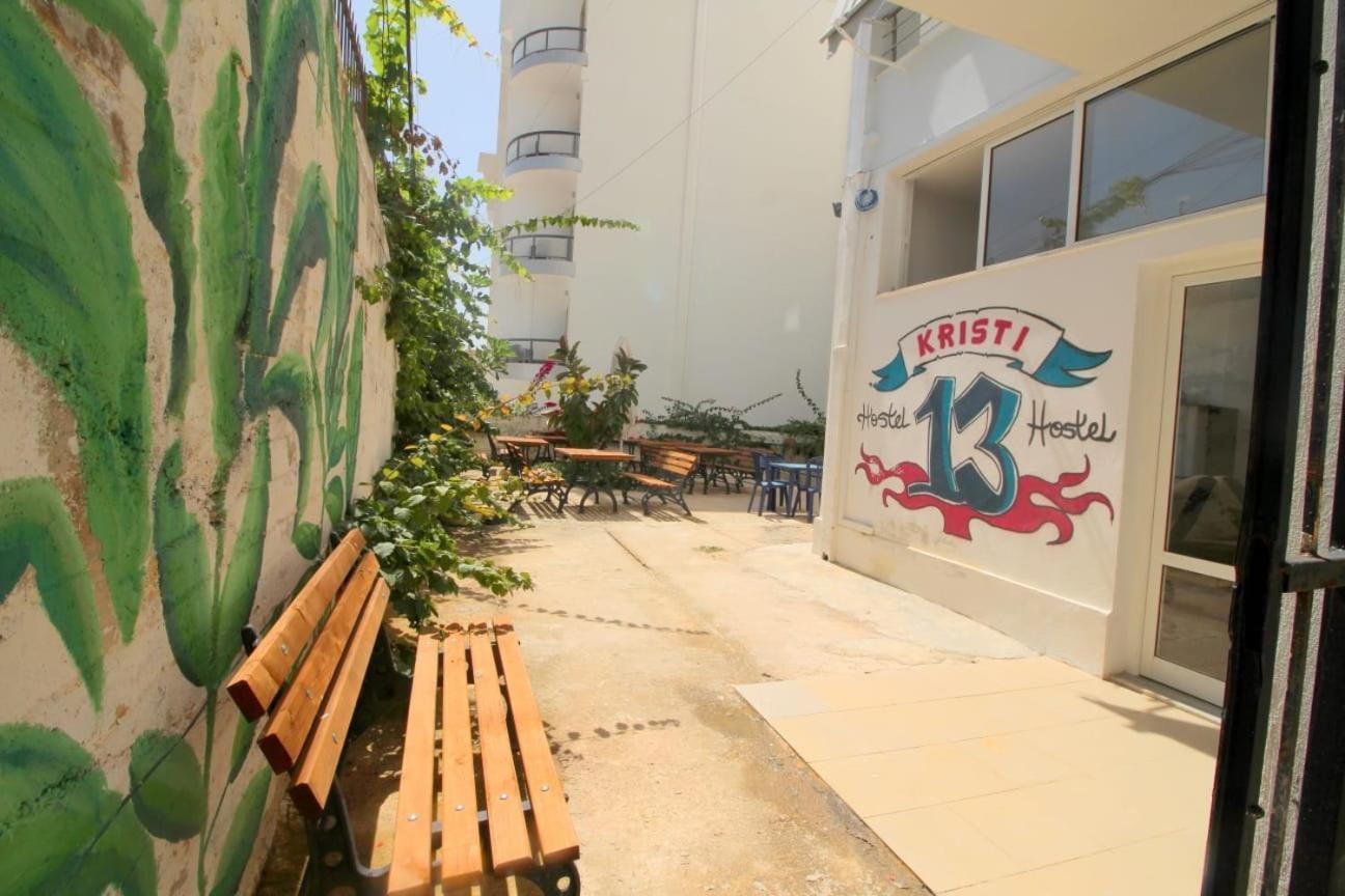 Hostel K13 Saranda Zewnętrze zdjęcie