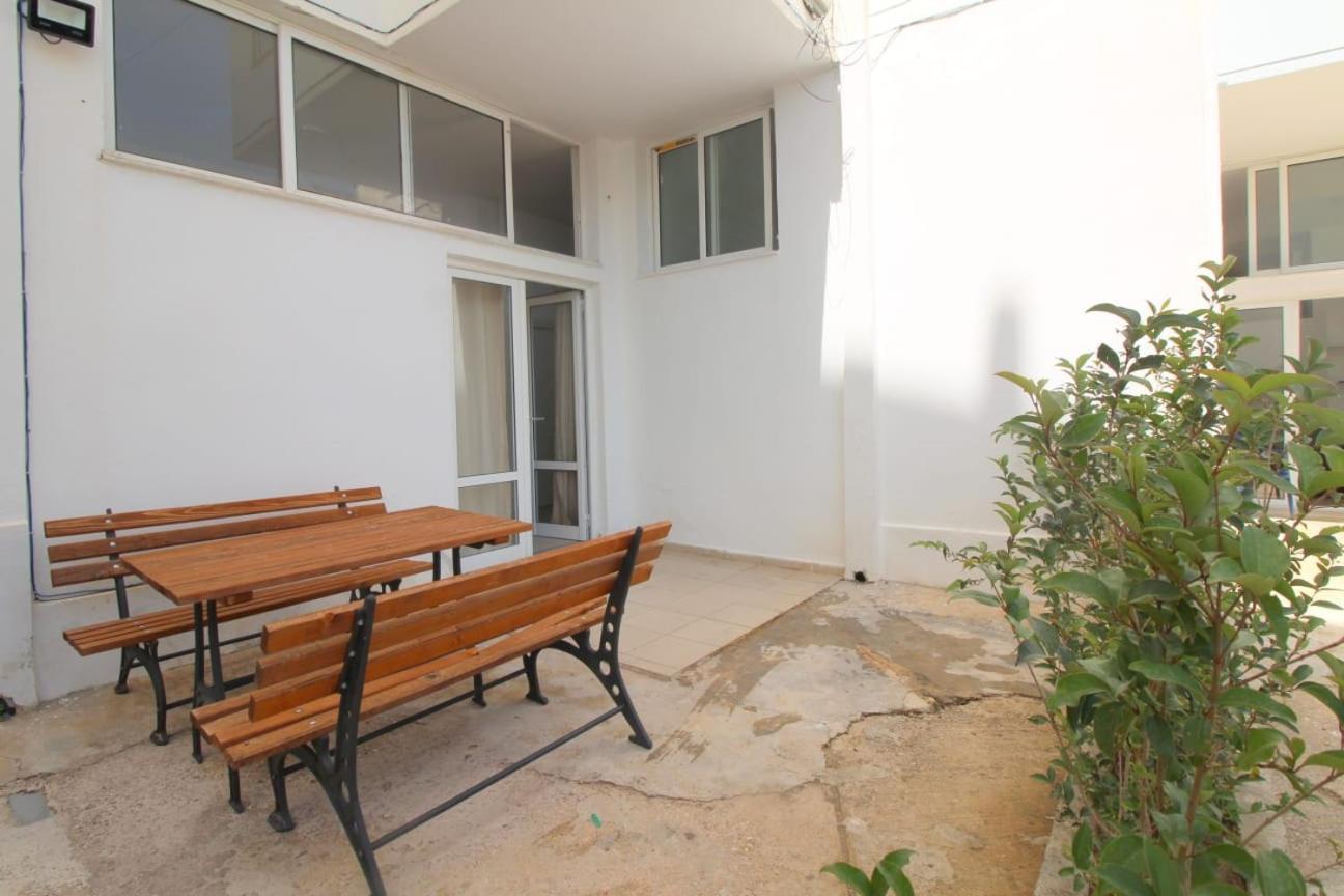 Hostel K13 Saranda Zewnętrze zdjęcie