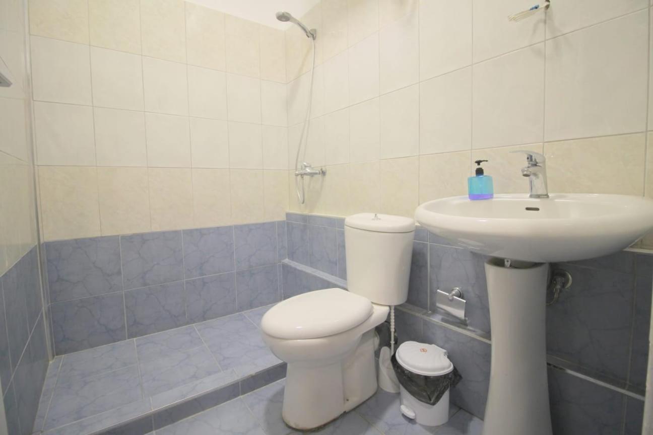 Hostel K13 Saranda Zewnętrze zdjęcie