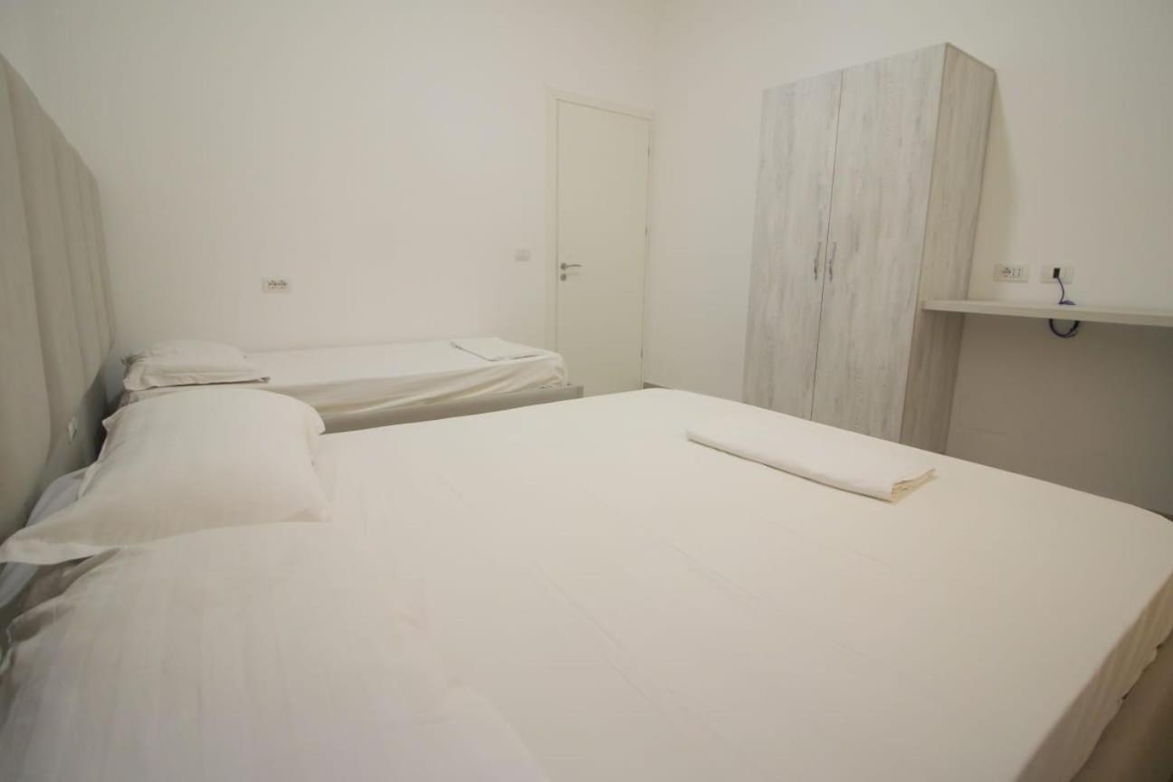 Hostel K13 Saranda Zewnętrze zdjęcie