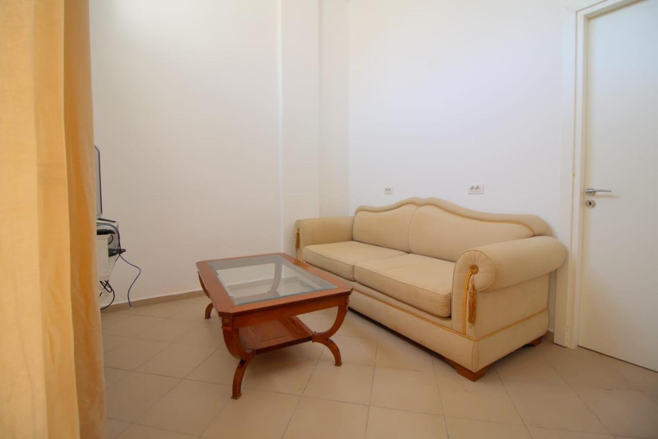 Hostel K13 Saranda Zewnętrze zdjęcie