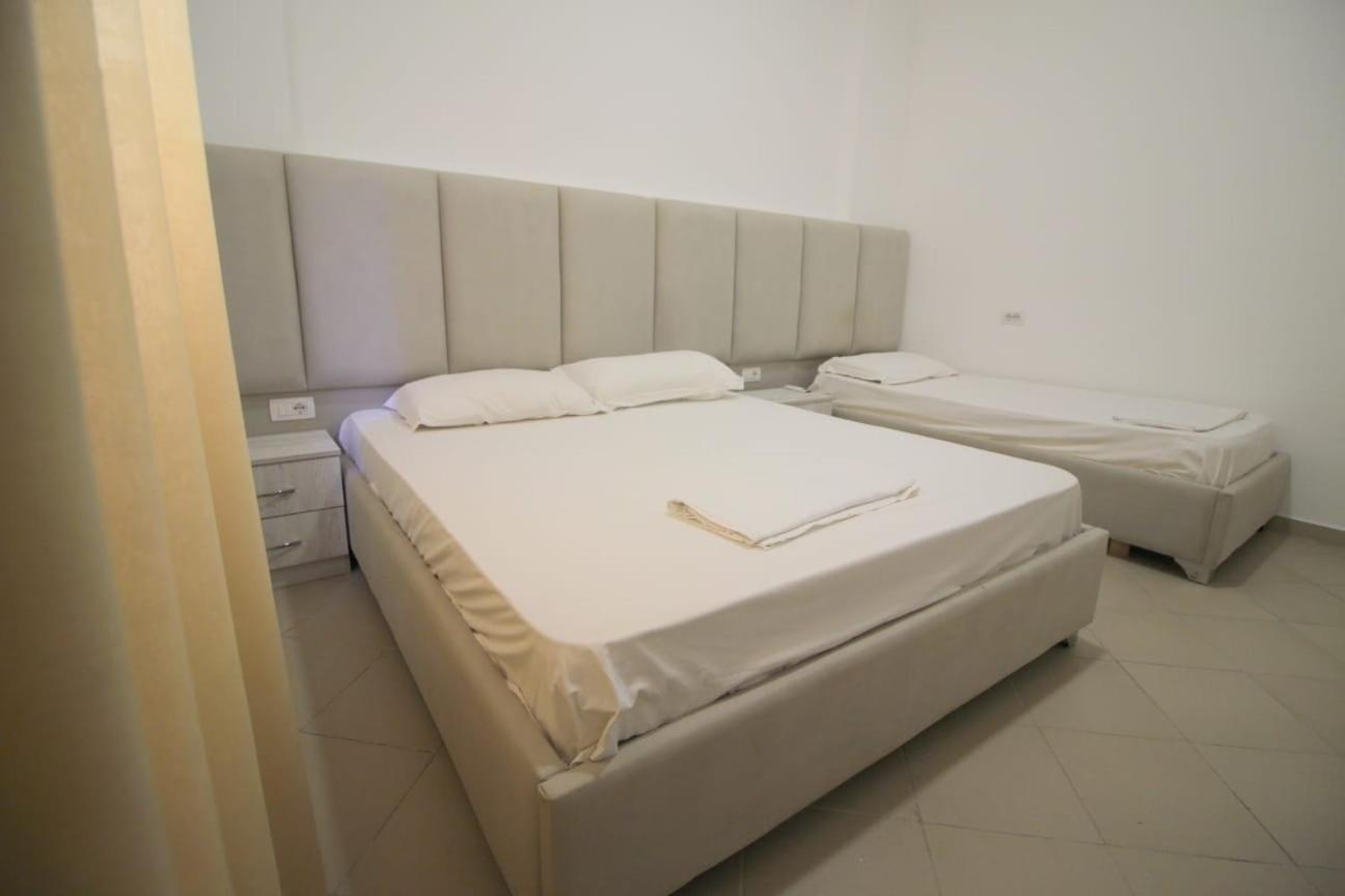 Hostel K13 Saranda Zewnętrze zdjęcie