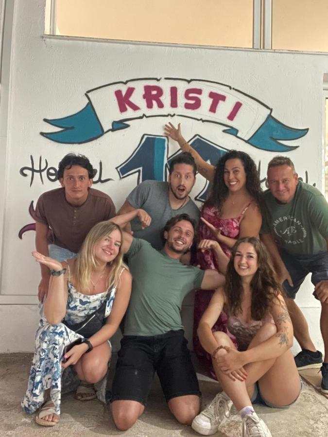 Hostel K13 Saranda Zewnętrze zdjęcie